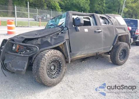 2010 Toyota Fj Cruiser from USA, damaged, VIN JTEBU4BF6AK088964